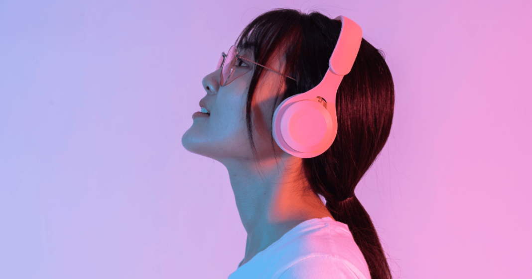 In the trucking industry, being connected on the road is imperative. Be it for navigation, communication, or simply listening to a favorite playlist, quality audio is considered a trucker's best friend. Introducing Bluetooth Headphones for Truckers